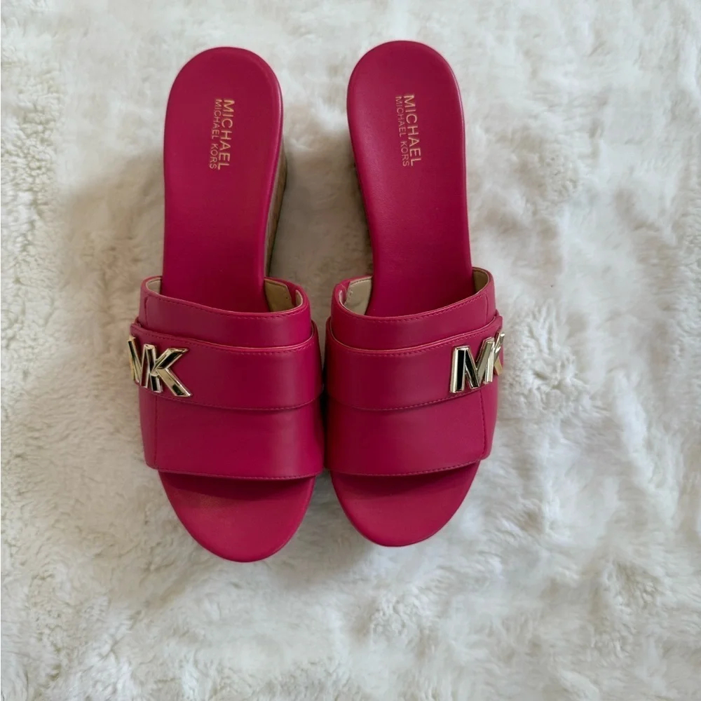 MICHAEL KORS Wedge Slides Fuchsia Pink Gold MK Logo Cork Size 8